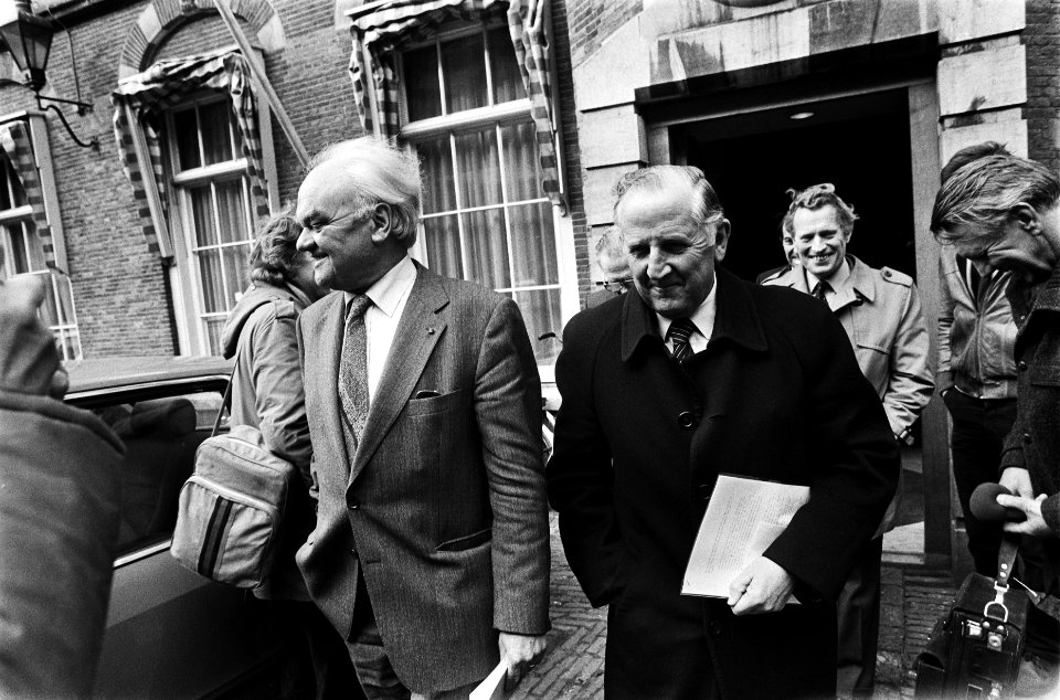 Kabinetsdelegatie praat met werkgeversdelegatie op Ministerie Algemene Zaken . N, Bestanddeelnr 932-0348