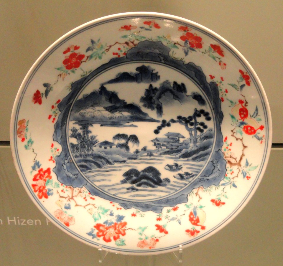 Kakiemon Dish with Underglaze Landscape Design, c. 1680-1700, Arita, hard-paste porcelain with underglaze cobalt and overglaze enamels - Gardiner Museum, Toronto - DSC00474