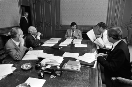 Kabinetsinformatie 1981 de fractieleiders van de 3 grote partijen bij de informateurs, Bestanddeelnr 931-5568