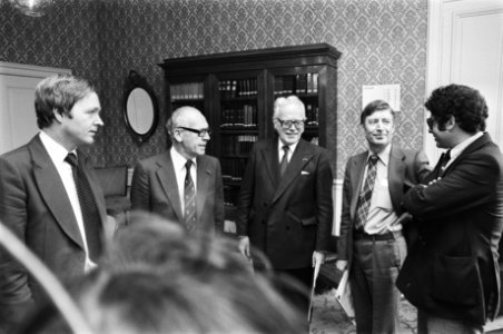Kabinetsformatie vlnr Terlouw (D66), Vrolijk, Verda (informateurs), Van Agt, Bestanddeelnr 929-3991