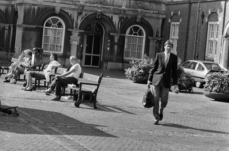 Kabinetsinformatie VVD onderhandelaar Nijpels op Binnenhof op weg naar kabinets, Bestanddeelnr 933-7057
