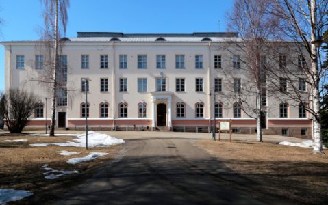Kajaanin seminaari päärakennus 20210421 03