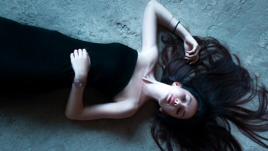 On the floor lips land