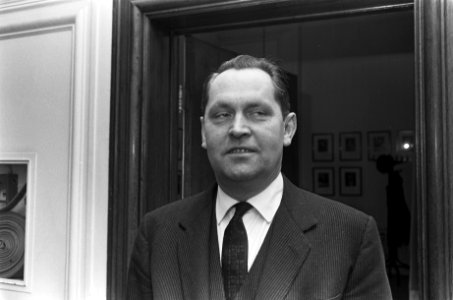 Kabinetsformatie, ir. P. J. Lardinois (kop), Bestanddeelnr 920-2021