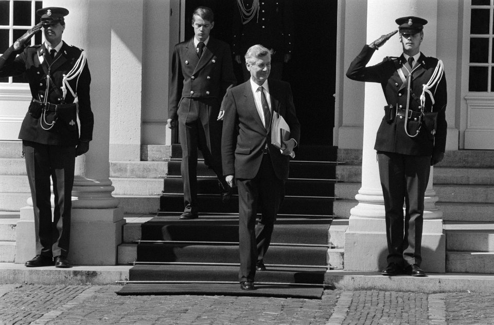 Kabinetsformatie Ruud Lubbers op paleis Noordeinde informateur de Koning bij v, Bestanddeelnr 933-7086