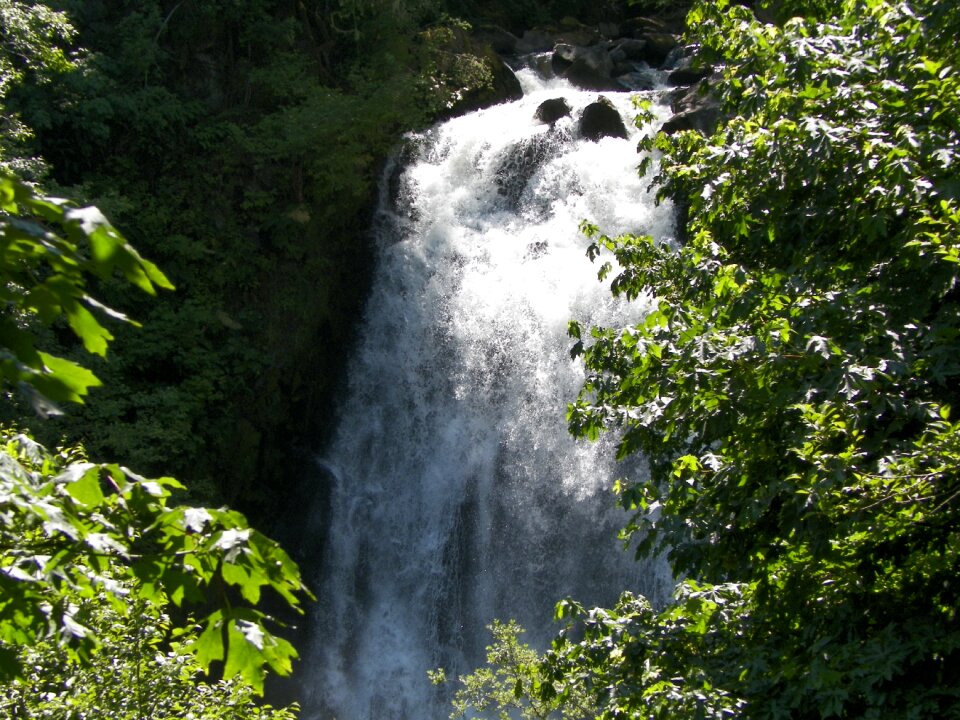 Natural scenery flowing