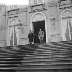Kabinetscrisis Minister-president dr W Drees op paleis Huis ten Bosch, waar h, Bestanddeelnr 910-0311
