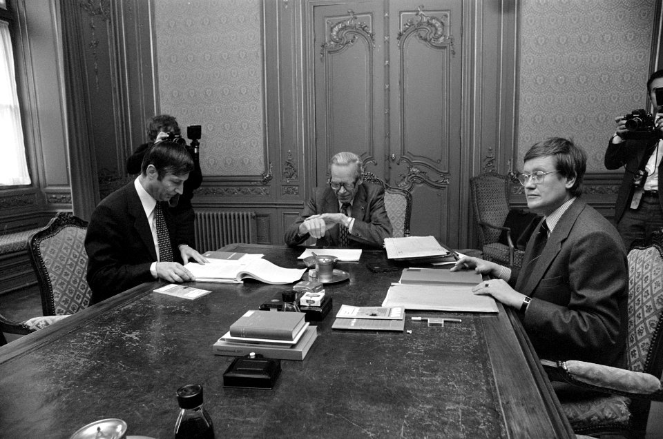 Kabinetssformatie Wiegel, Van der Grinten en Van Agt rond de tafel, Bestanddeelnr 929-4563