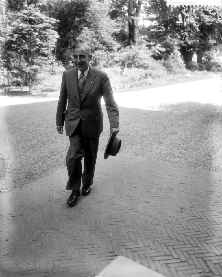 Kabinetsformatie in Den Haag. Professor dr. J. E. de Quay, Bestanddeelnr 910-3703