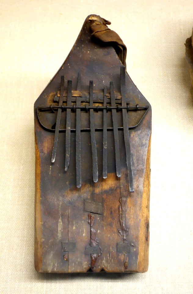Kalimba - Kongo - Royal Museum for Central Africa - DSC05677
