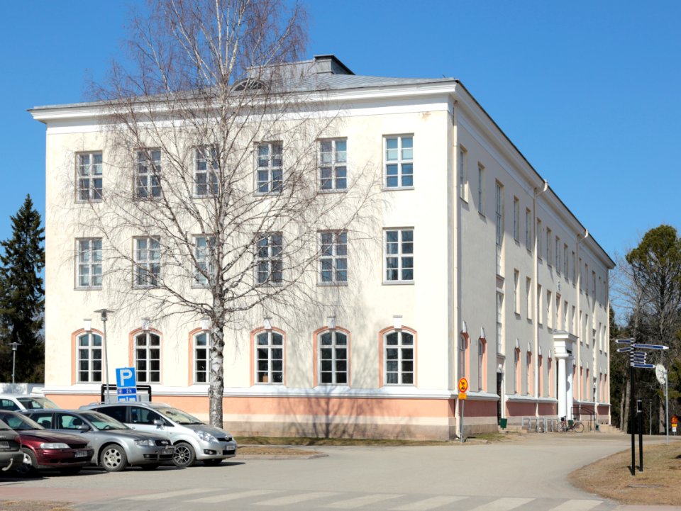 Kajaanin seminaari päärakennus 20210421 01