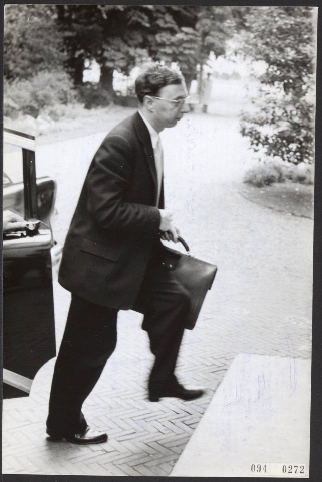 Kabinetsformaties, minister-presidenten, Bestanddeelnr 094-0272