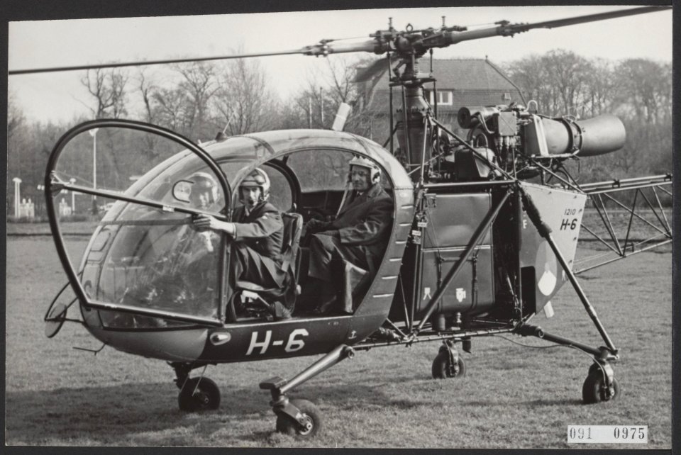 Kabinetsformaties, helicopters, paleizen, Cals,jmlth, Bestanddeelnr 091-0975