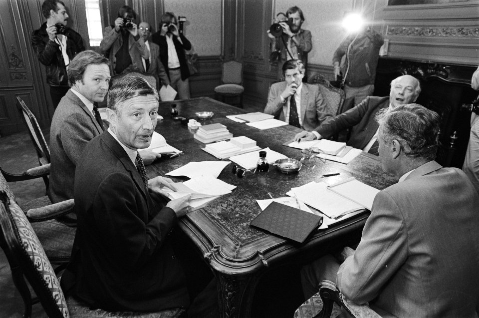 Kabinetsinformatie 1981 v.l.n.r. Terlouw (D66), Van Ag (CDA), Lubbers, Den Uyl , Bestanddeelnr 931-5802