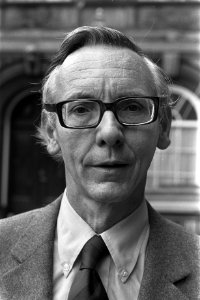 Kabinetsformatie, mr. M. van der Stoel (kop), Bestanddeelnr 926-3716
