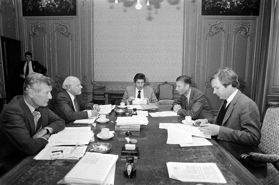 Kabinetsformatie 1981 v.l.n.r. De Koning (informateur) Den Uyl (PvdA), Lubbers , Bestanddeelnr 931-5743