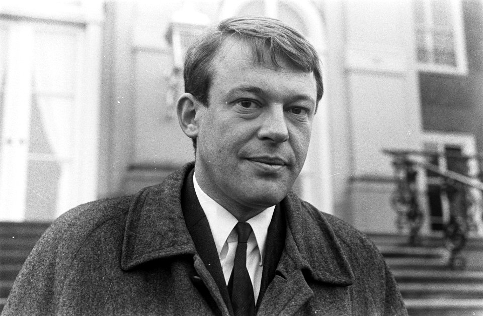 Kabinetsformatie, H. van Mierlo (D'66) voor Huis ten Bosch, Bestanddeelnr 920-0879