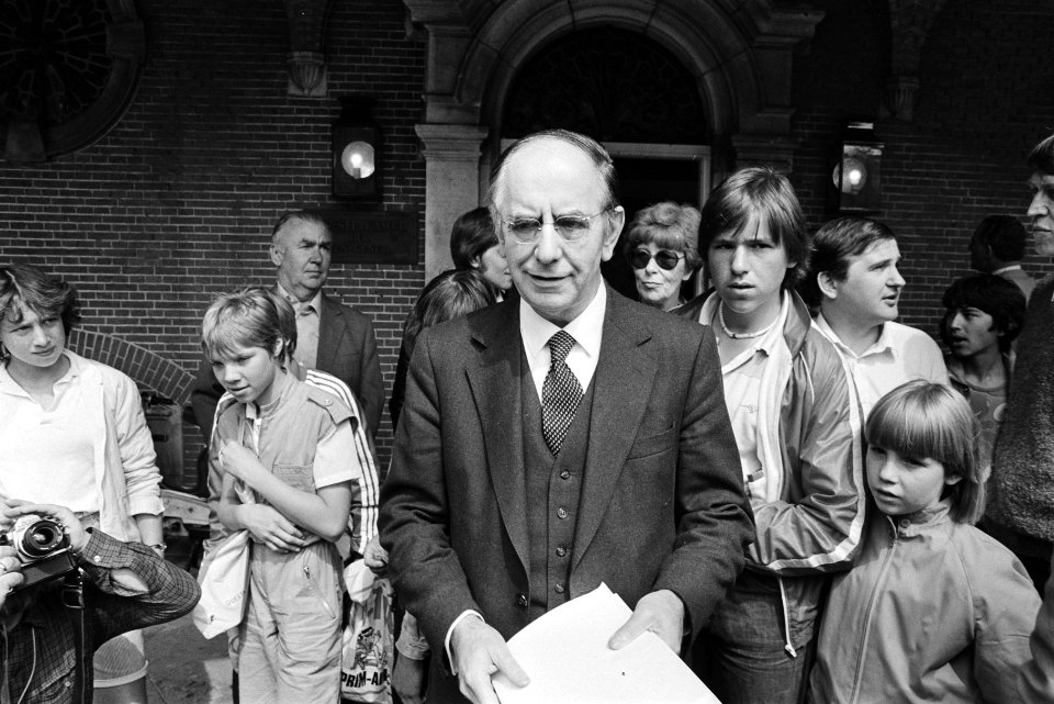 Kabinetsformatie SER-voorzitter De Pous op Binnenhof, Bestanddeelnr 931-5277