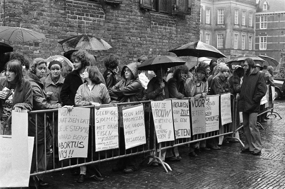 Kabinetsformatie demonstranten voor wettige regeling abortus, Bestanddeelnr 929-3124