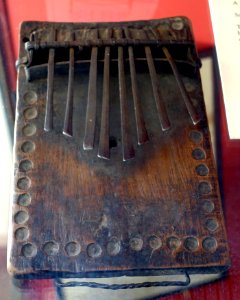 Kalimba (sanza, mbira) used by Jonathan E. Robinson at the dedication of the Meeting House (Old First Church), 1806, origin unknown - Bennington Museum - Bennington, VT - DSC08714