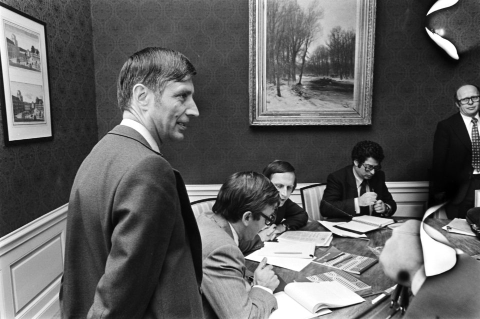 Kabinetsformatie nr 19 Den Uyl (l) en Veringa, nr 21 Van Agt (l) en Van Thijn, Bestanddeelnr 929-3758