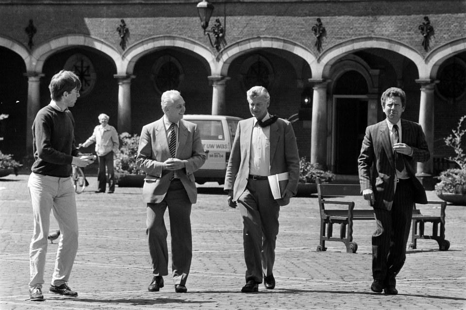 Kabinetsinformatie informateur de Koning en premier Lubbers de Koning met van, Bestanddeelnr 933-6702