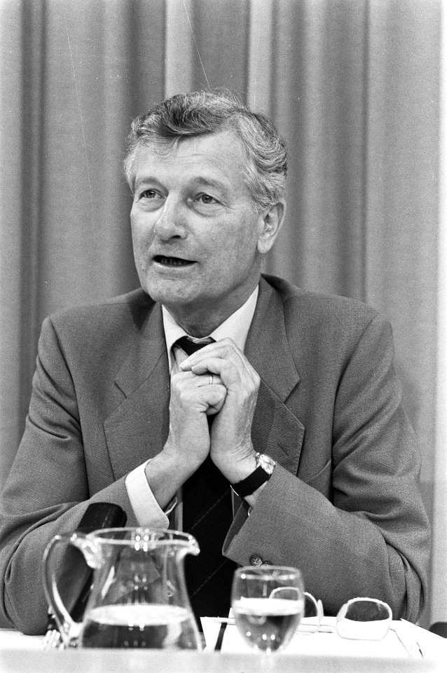 Kabinetsinformatie informateur de Koning hield gesprek met fractieleiders info, Bestanddeelnr 933-6673