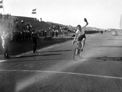 Kampioenschap van Nederlandse wielrenners van Zandvoort S. Verhoef , Rotterdam, Bestanddeelnr 907-2284
