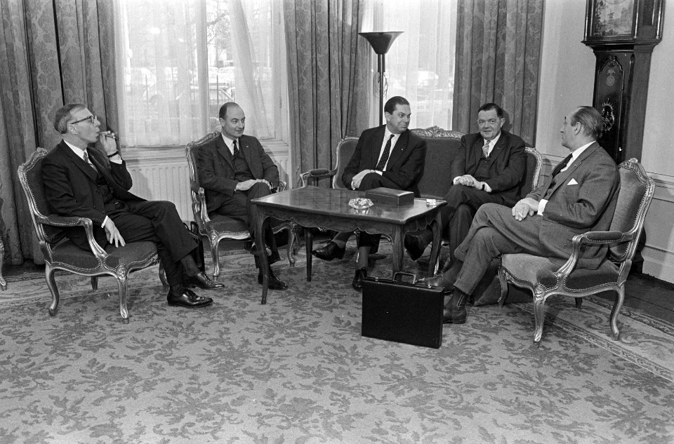 Kabinetsformatie besprekingen, v.l.n.r. Zijlstra, Schmelzer Biesheuvel, Boernink, Bestanddeelnr 920-1291