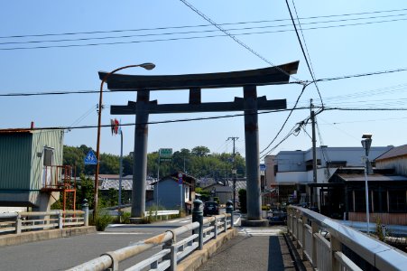 Kamayama-jinja otorii