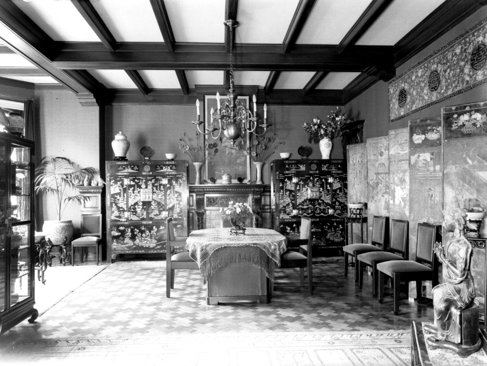 Kamer in de woning van de Belgische consul Van Haute in Amsterdam met twee chine, Bestanddeelnr 190-0242