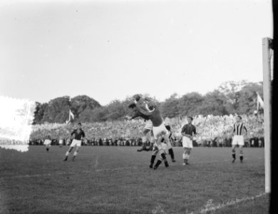 Kampioensvoetbal. Vitesse tegen RCH 1-1, Bestanddeelnr 905-8071