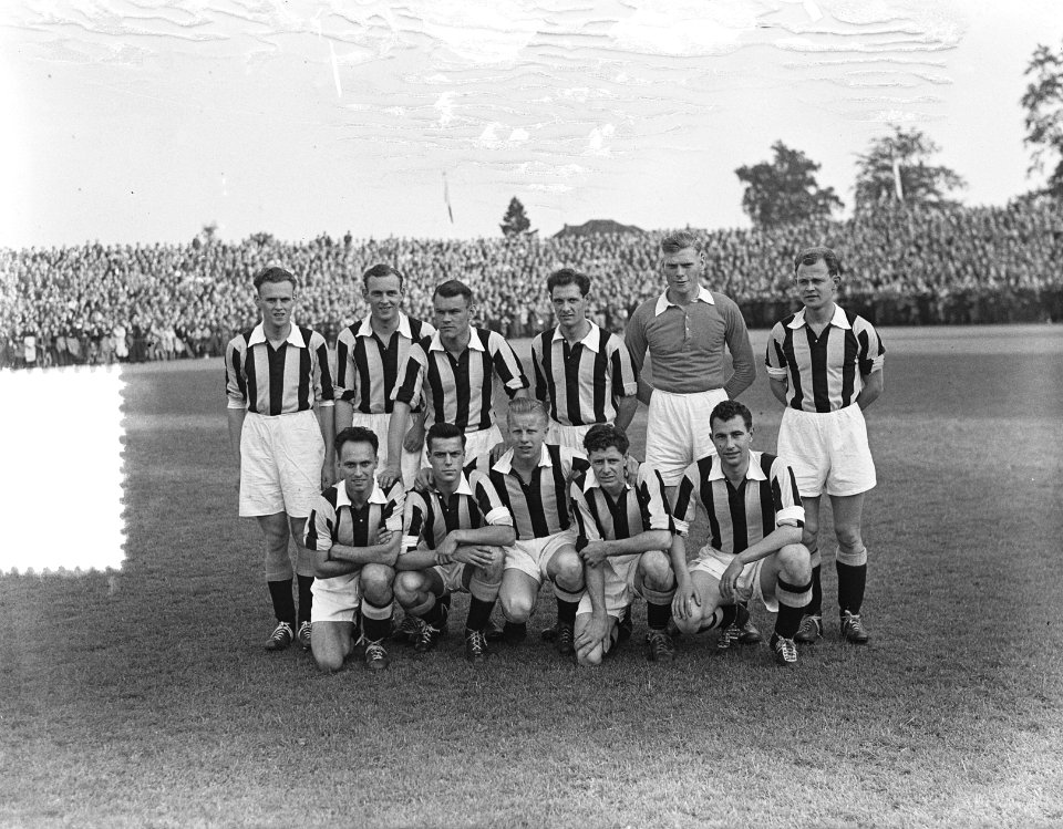 Kampioensvoetbal. Vitesse tegen EVV Eindhoven 4-4. Elftal Vitesse, Bestanddeelnr 905-7851
