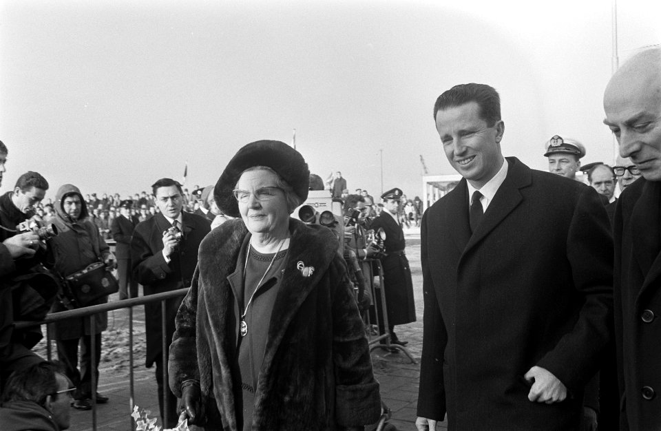 Kanaal Gent-Terneuzen officieel in gebruik gesteld door Koningin Juliana en Koni, Bestanddeelnr 921-9591