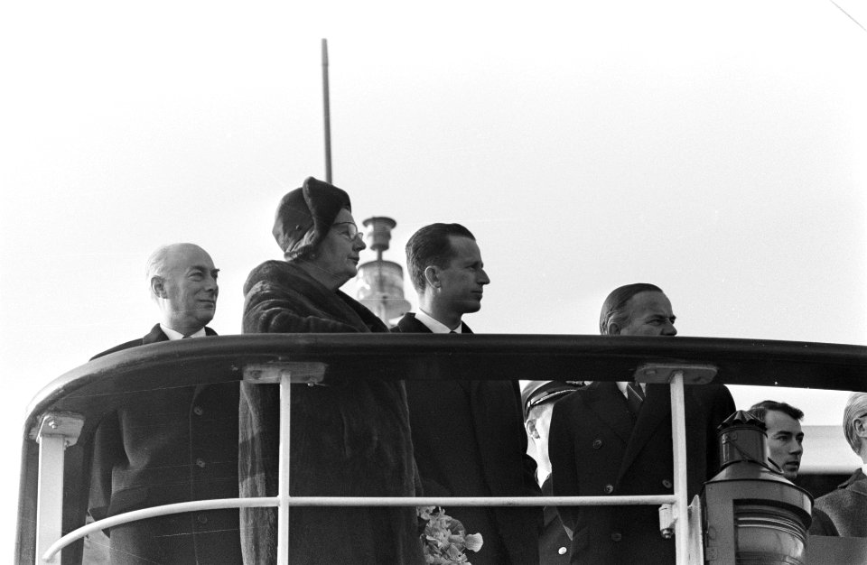 Kanaal Gent-Terneuzen officieel in gebruik gesteld door Koningin Juliana en Koni, Bestanddeelnr 921-9589