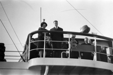 Kanaal Gent-Terneuzen officieel in gebruik gesteld door Koningin Juliana en Koni, Bestanddeelnr 921-9604