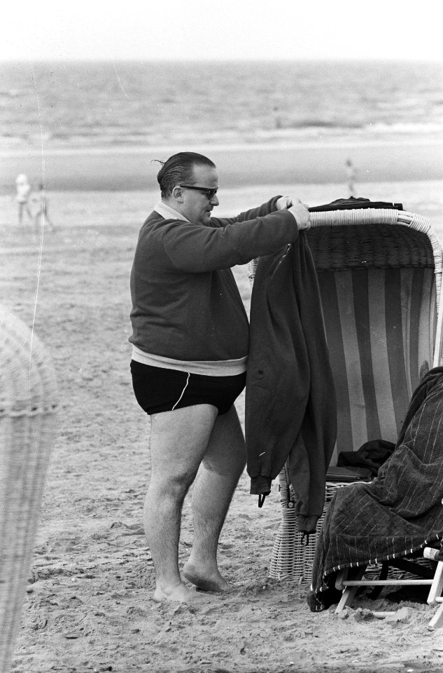Kamer terrasjes op Zandvoortse strand, Bestanddeelnr 913-9985