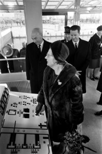 Kanaal Gent-Terneuzen officieel in gebruik gesteld door Koningin Juliana en Koni, Bestanddeelnr 921-9584
