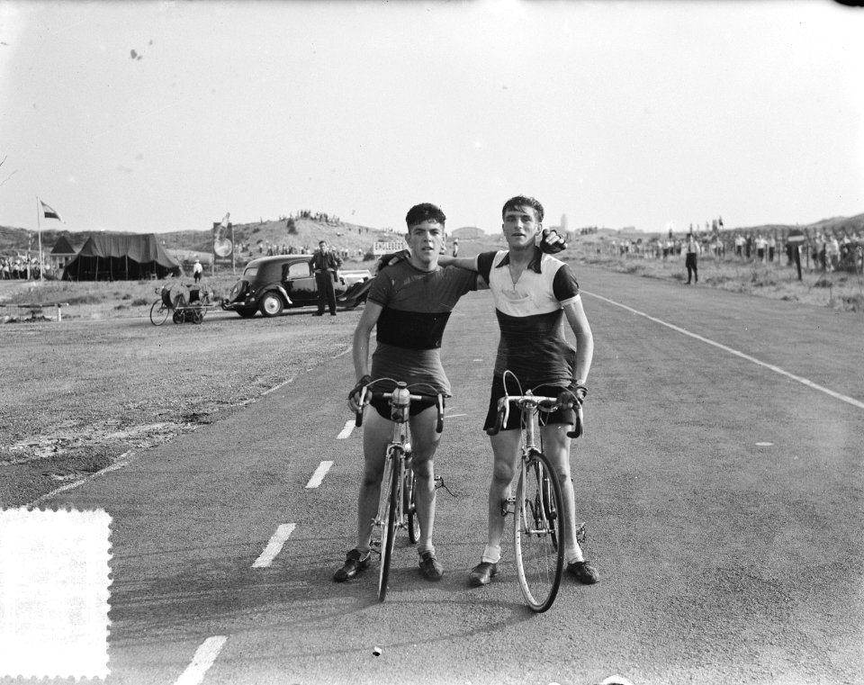 Kampioenschappen Wielrennen Amateurs Zandvoort. C. Aanraad, Bestanddeelnr 905-2041