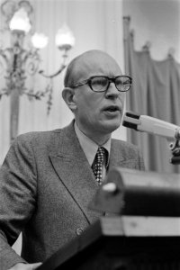 Kamerlid Portheine (VVD) aan het woord, Bestanddeelnr 926-7943