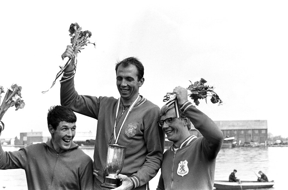 Kampioenschap van Nederland Kanovaren, v.l.n.r. op podium Hoekstra, Geurtsen en…, Bestanddeelnr 919-2912