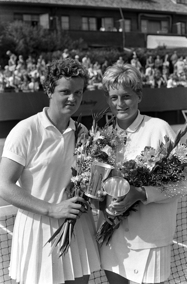 Kampioenschap Tennis op Metsbanen, de dames dubbel Betty Stove en Elly Kroche ka, Bestanddeelnr 919-4448