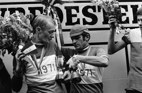 Kampioenschap van Nederland Veldrijden 1971, wielrennen, Apeldoorn links Wildeb, Bestanddeelnr 924-2230