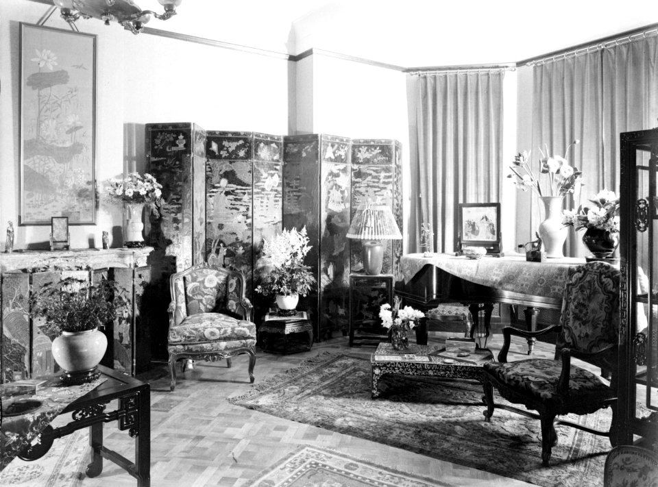 Kamer in de woning van de Belgische consul Van haute in Amsterdam met kamerscher, Bestanddeelnr 190-0241