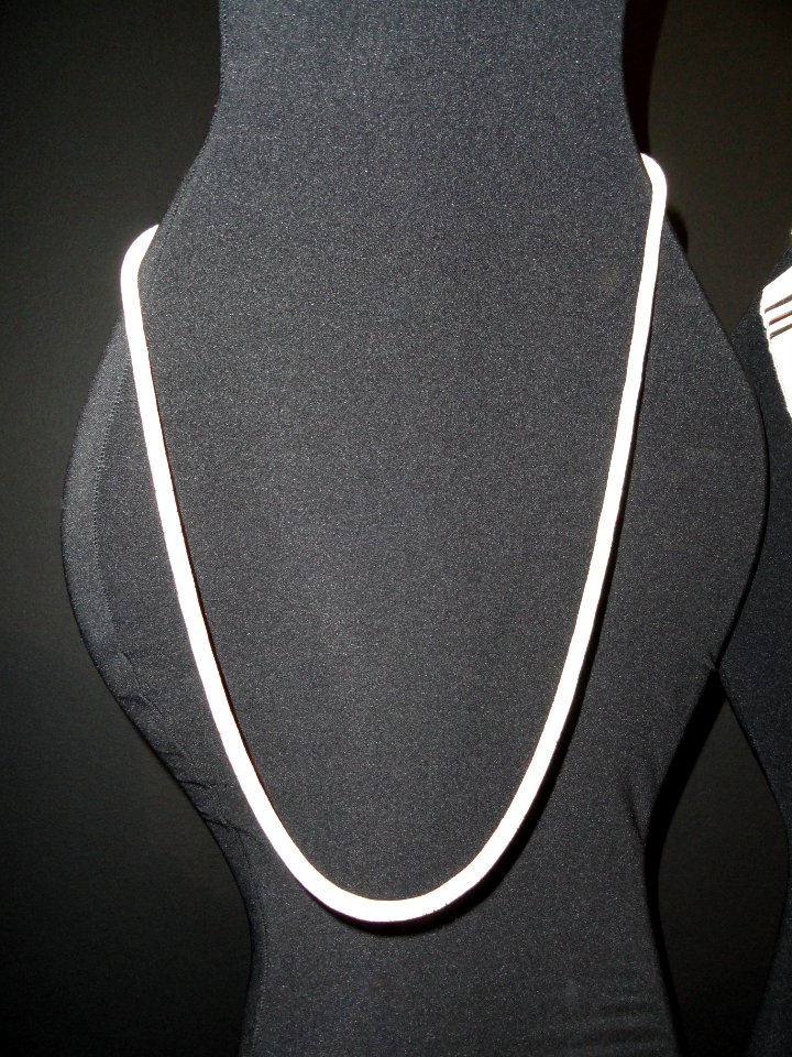 Kalapalo necklace - Memorial dos Povos Indígenas - Brasilia - DSC00577