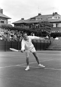 Kampioenschap Tennis op Metsbanen, Tom Okker in aktie, Bestanddeelnr 919-4451