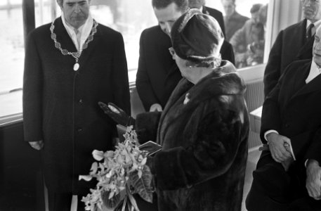 Kanaal Gent-Terneuzen officieel in gebruik gesteld door Koningin Juliana en Koni, Bestanddeelnr 921-9601