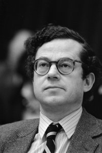 Kamerleden mr. J. S. L. (Hans) Gualtherie van Wessel (CDA), koppen, Bestanddeelnr 933-2578