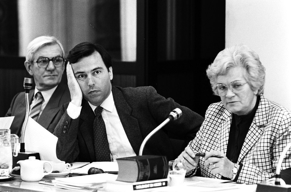 Kamercie WVC spreekt met minister Brinkman over Nota Jeugdbeleid Brinkman met m, Bestanddeelnr 933-3024