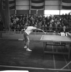 Kampioenschap Tafeltennis in de Energiehal te Rotterdam Frans Schoots in actie, Bestanddeelnr 912-3253